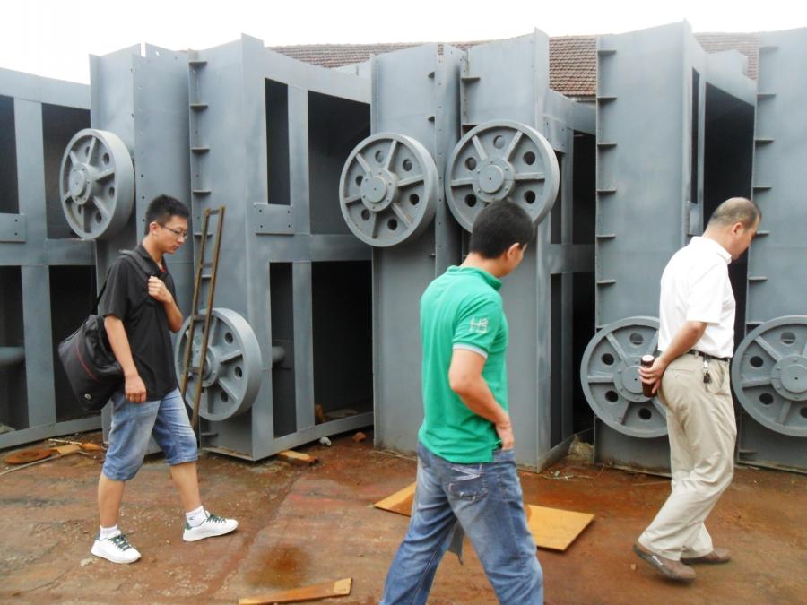 驗(yàn)收閘門(mén)及啟閉機(jī)