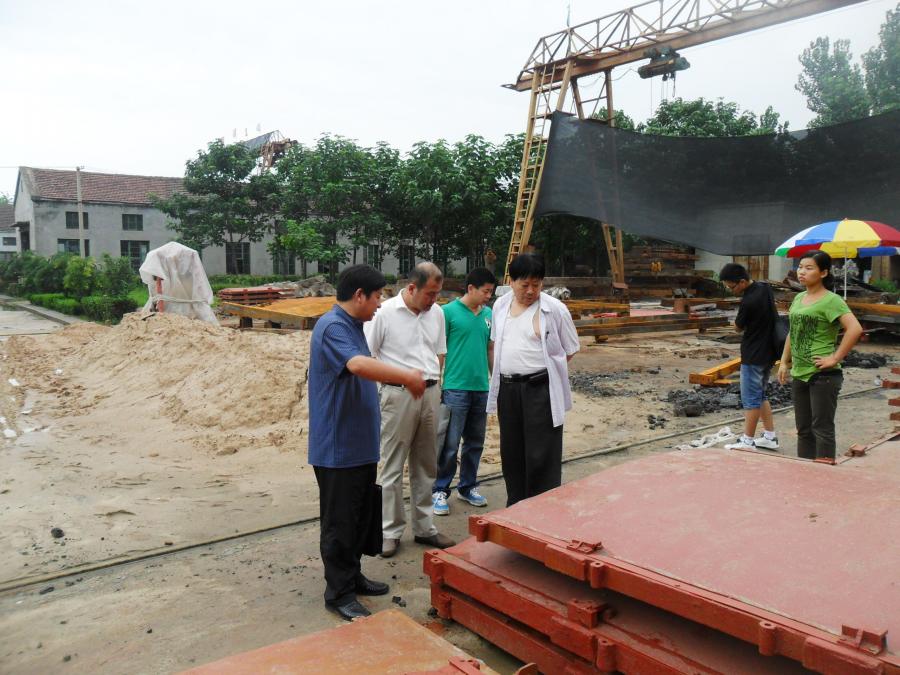 驗(yàn)收閘門(mén)及啟閉機(jī)